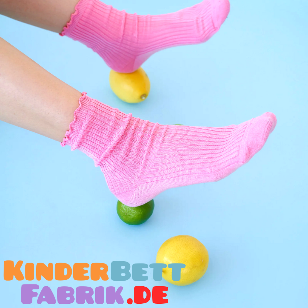 Schlafen mit Socken – gesund oder ungesund für dich und deine Füße?